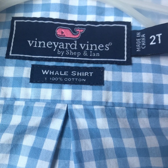 Boys 2t Vineyard Vines button down - Picture 3 of 3